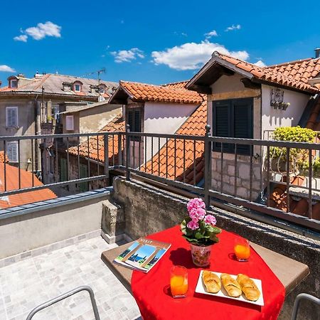 Rooftop City View Apartment In The Palace Walls Split Bagian luar foto