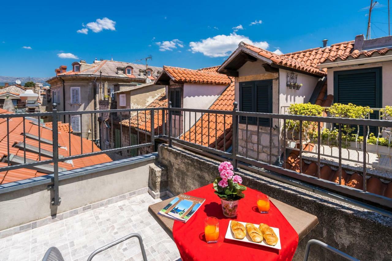 Rooftop City View Apartment In The Palace Walls Split Bagian luar foto