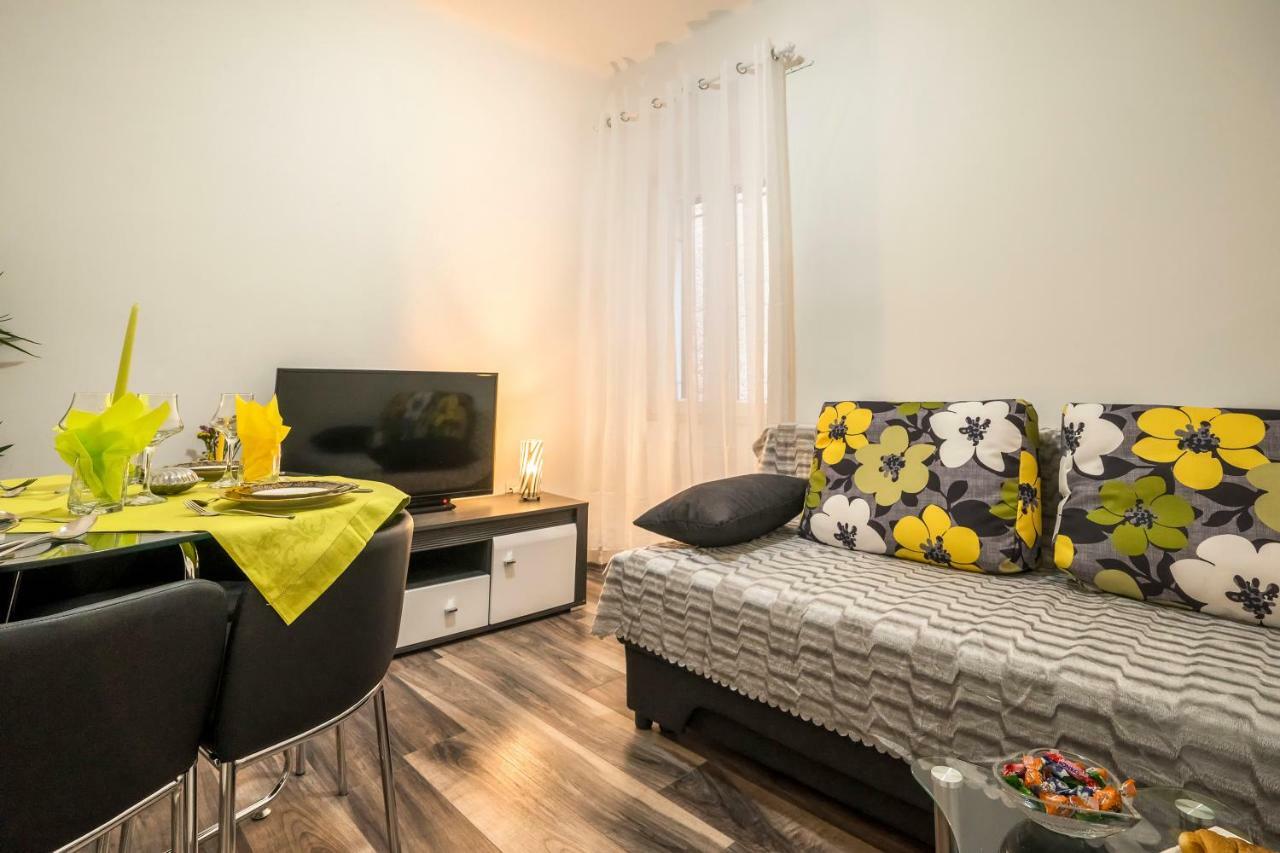 Rooftop City View Apartment In The Palace Walls Split Bagian luar foto