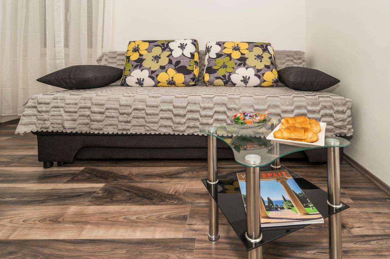 Rooftop City View Apartment In The Palace Walls Split Bagian luar foto