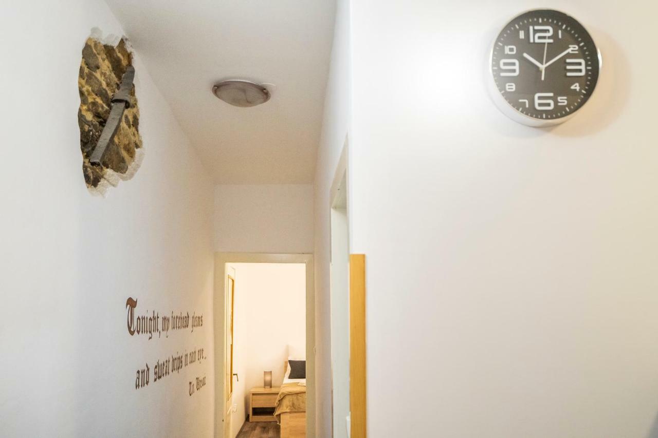 Rooftop City View Apartment In The Palace Walls Split Bagian luar foto