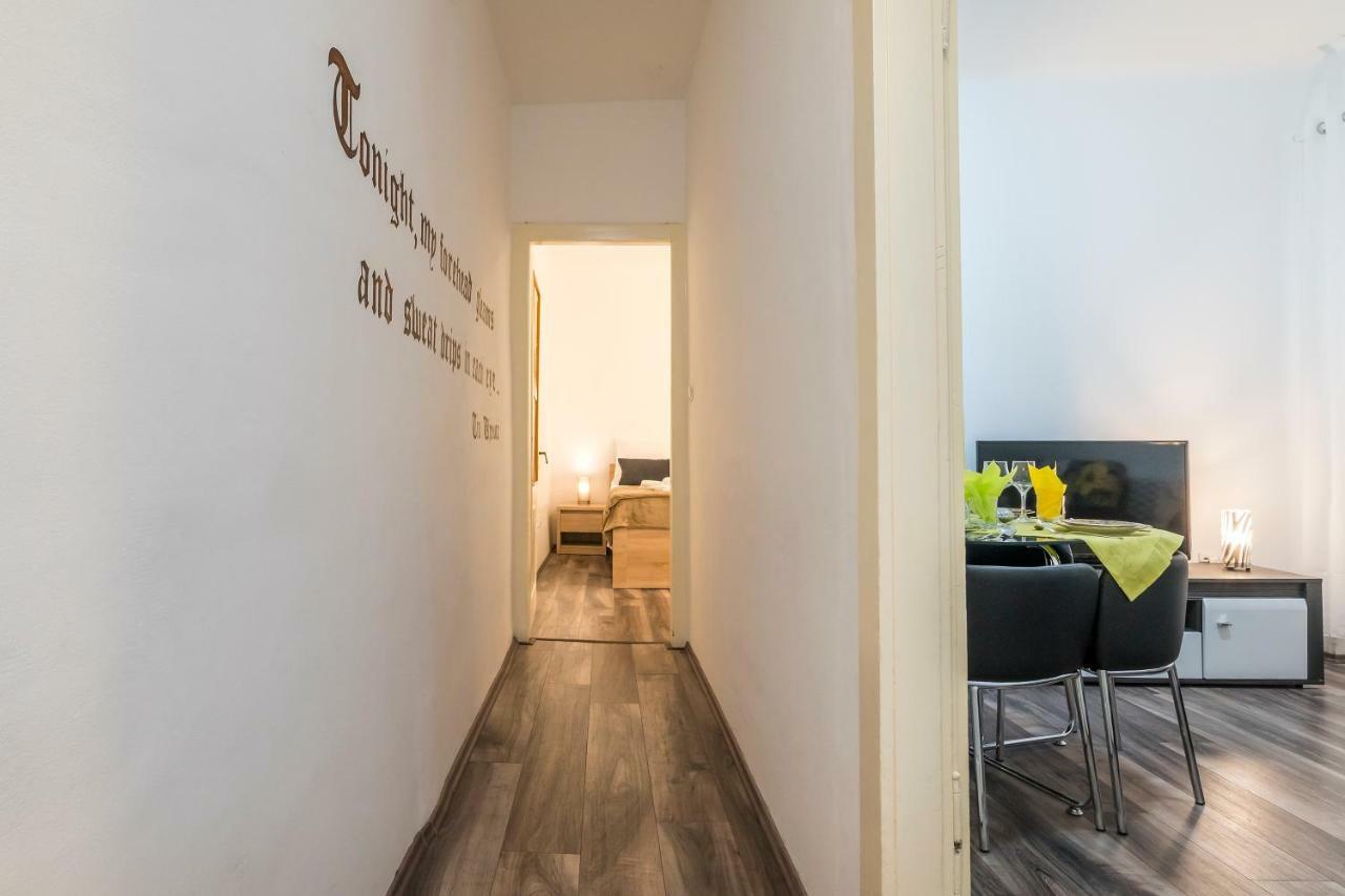 Rooftop City View Apartment In The Palace Walls Split Bagian luar foto