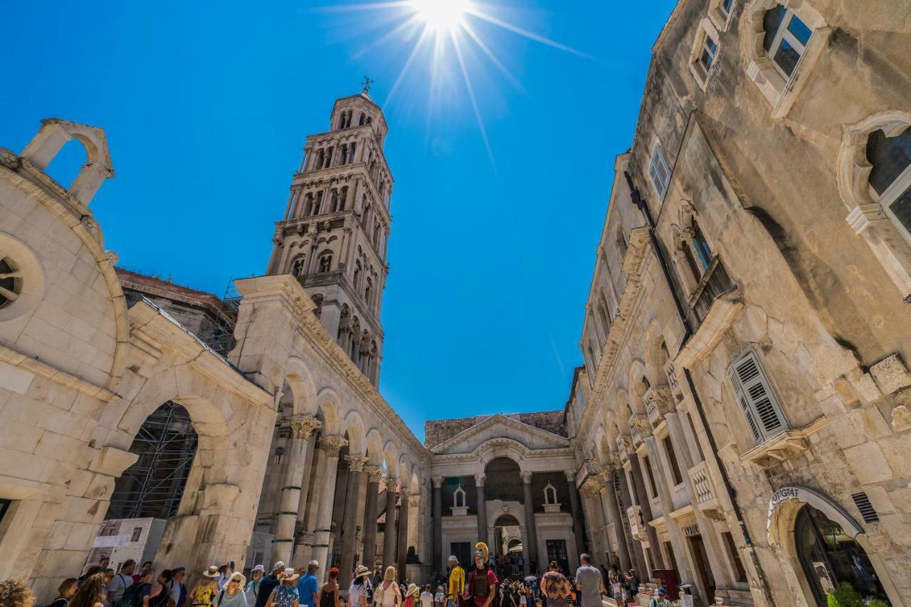 Rooftop City View Apartment In The Palace Walls Split Bagian luar foto