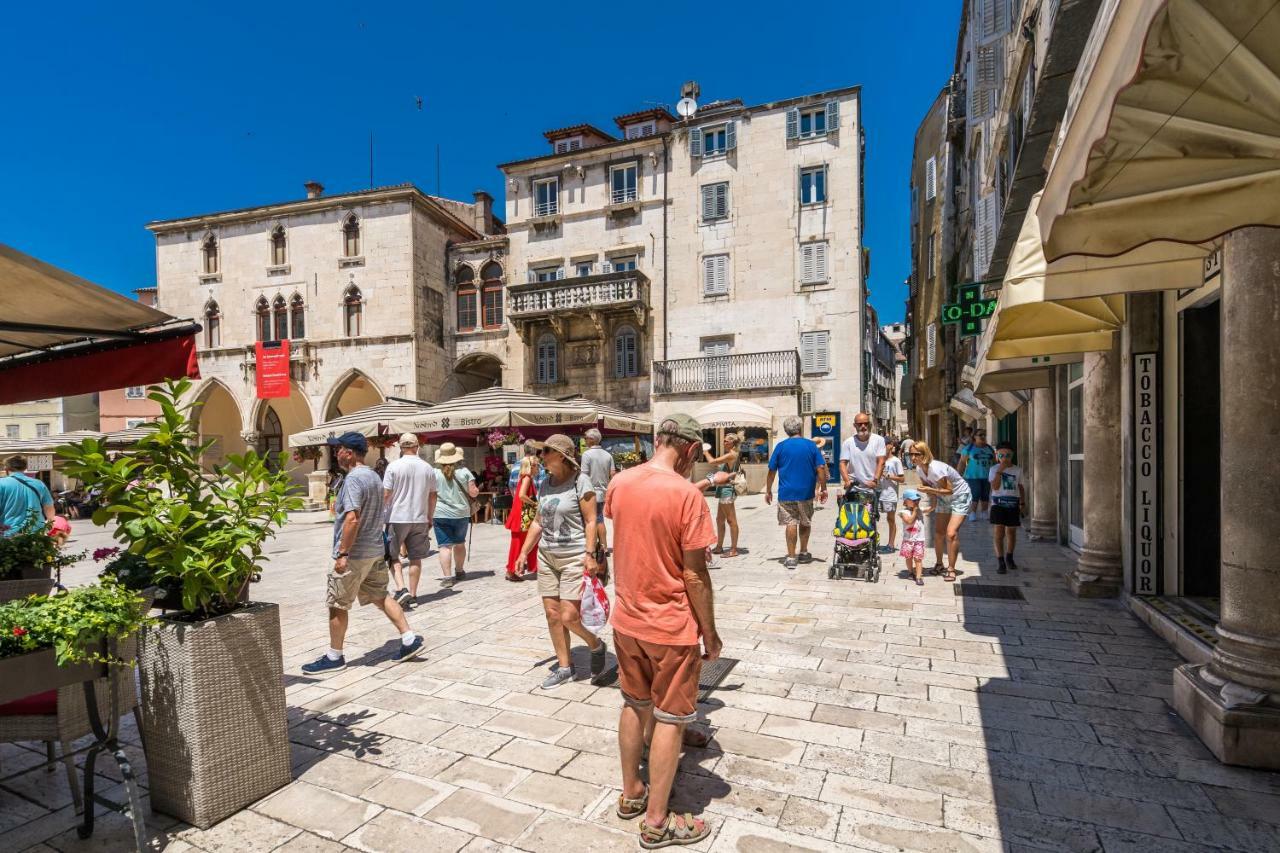 Rooftop City View Apartment In The Palace Walls Split Bagian luar foto