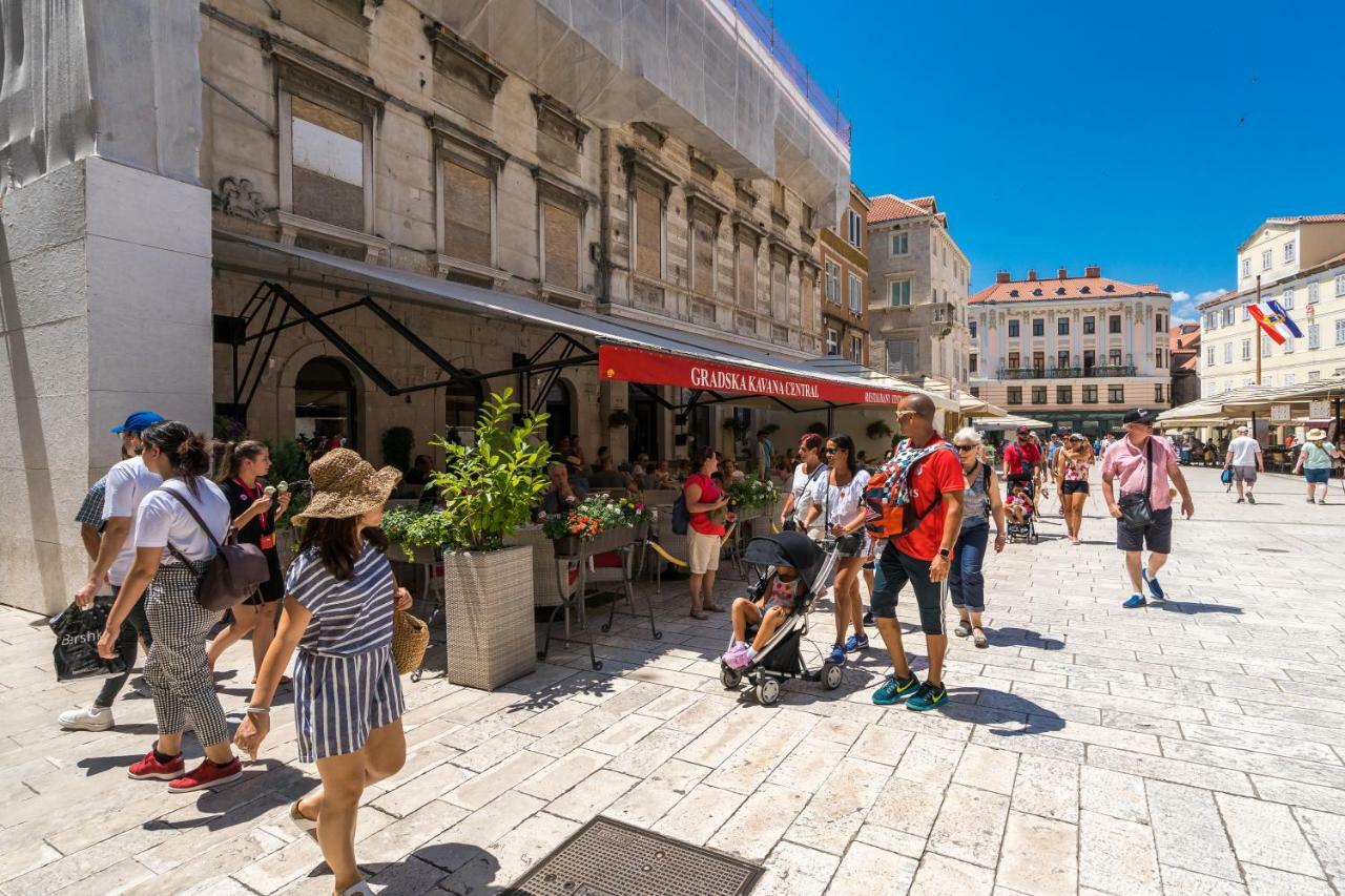 Rooftop City View Apartment In The Palace Walls Split Bagian luar foto